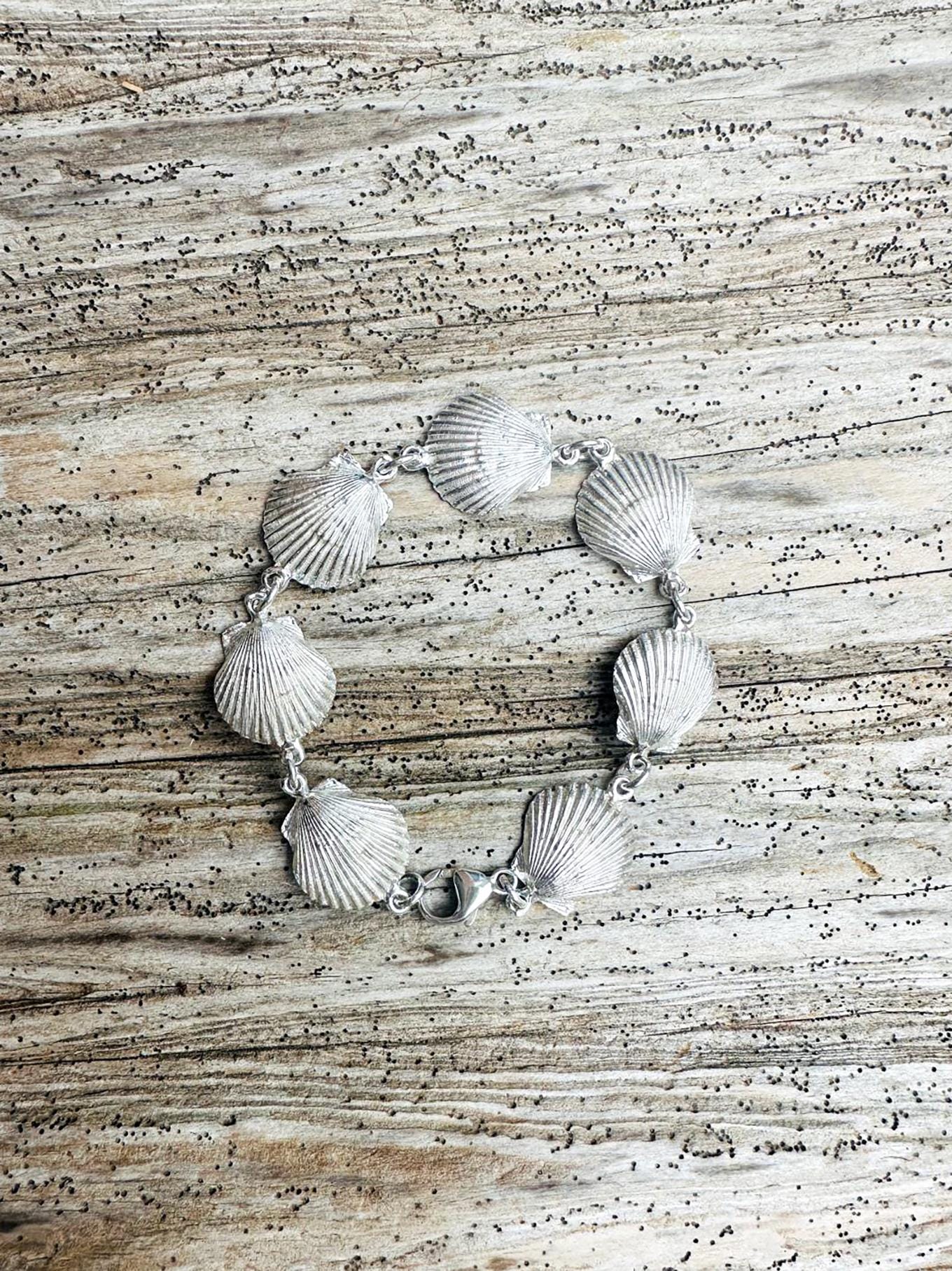 Sterling Silver Seashell Charm Bracelet | Size: 7.5 Inches
